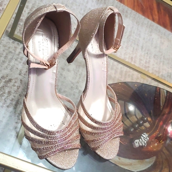 David bridal Gold Sparkly Shoes size 8 - Picture 4 of 8